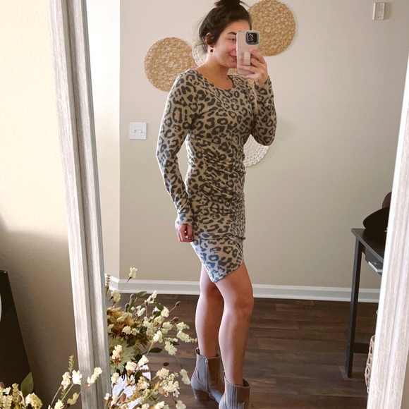 NWT soft mocha & black cheetah spot print mini long sleeve ruched sweater dress - Picture 8 of 10